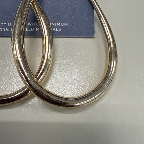 Universal Thread Dangle‎ Gold Tone/Silver Tone Lot 2 Pairs  Earrings E1-12 - Picture 3 of 4